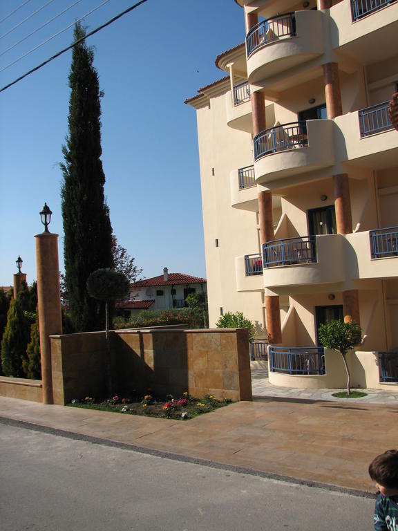 Hotel Azur Kriopigi Bagian luar foto