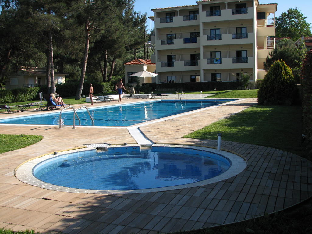 Hotel Azur Kriopigi Bagian luar foto