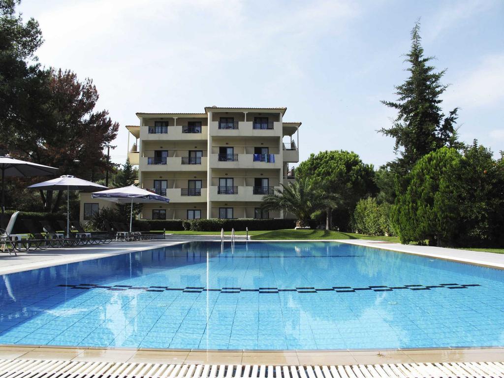 Hotel Azur Kriopigi Bagian luar foto