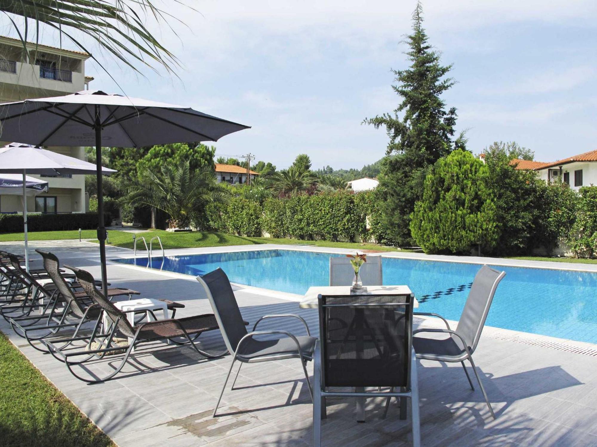 Hotel Azur Kriopigi Bagian luar foto