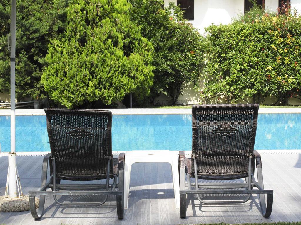 Hotel Azur Kriopigi Bagian luar foto