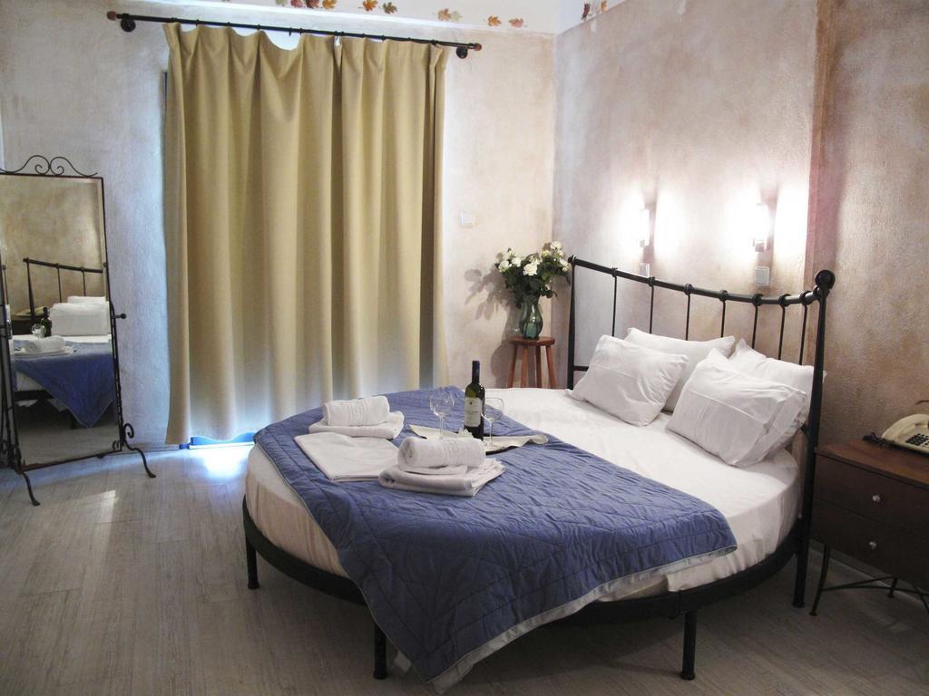 Hotel Azur Kriopigi Bagian luar foto