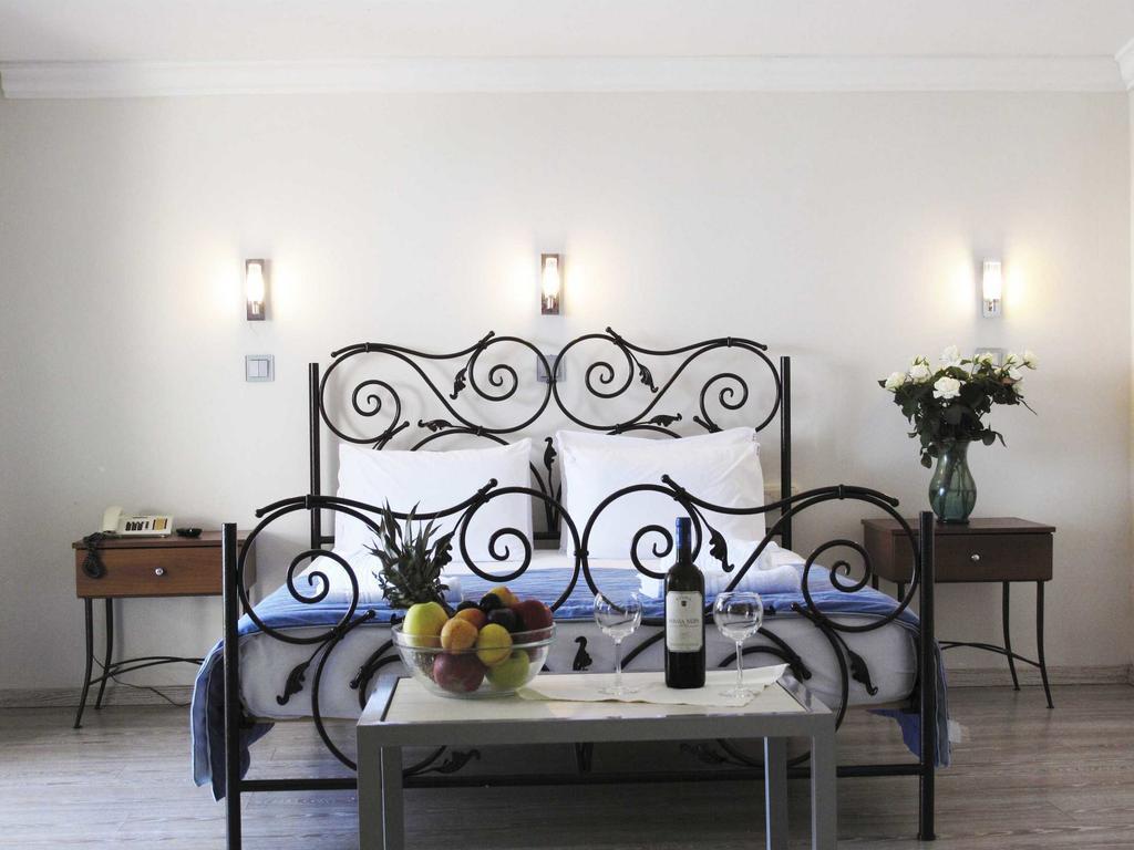 Hotel Azur Kriopigi Bagian luar foto
