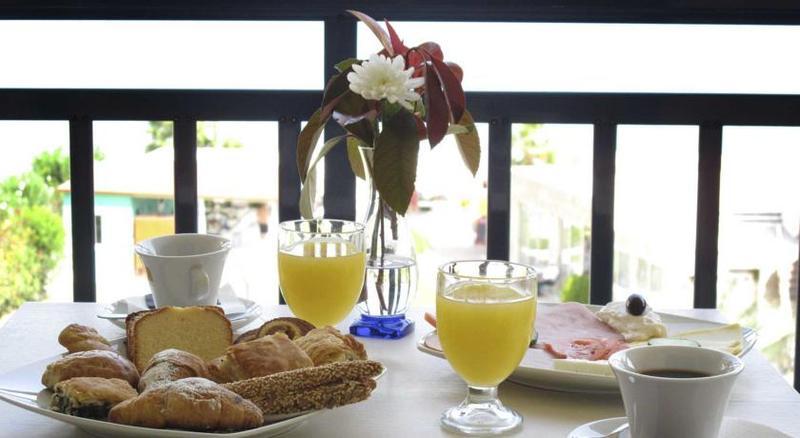 Hotel Azur Kriopigi Bagian luar foto