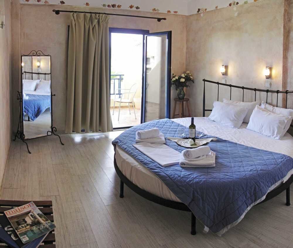 Hotel Azur Kriopigi Bagian luar foto