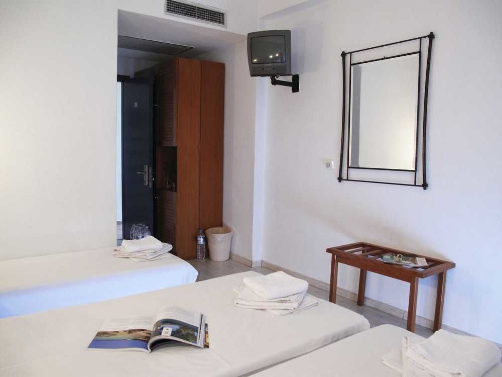 Hotel Azur Kriopigi Bagian luar foto