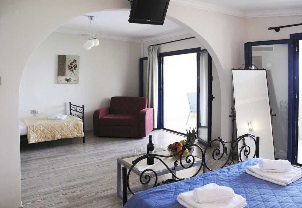 Hotel Azur Kriopigi Bagian luar foto