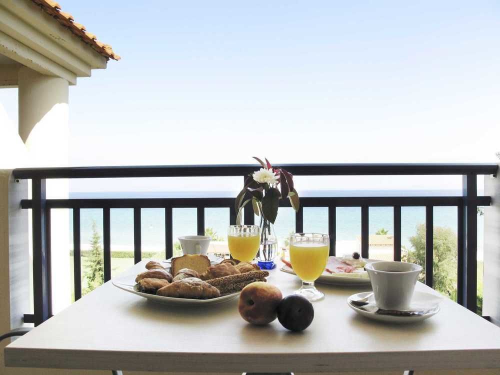 Hotel Azur Kriopigi Bagian luar foto